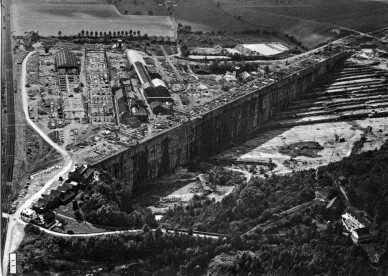 Soignies - Carrières du Hainaut vue du ciel.jpg